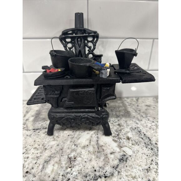 Stove miniature salesman sample wooded‎ burning cast iron Crescent Vintage